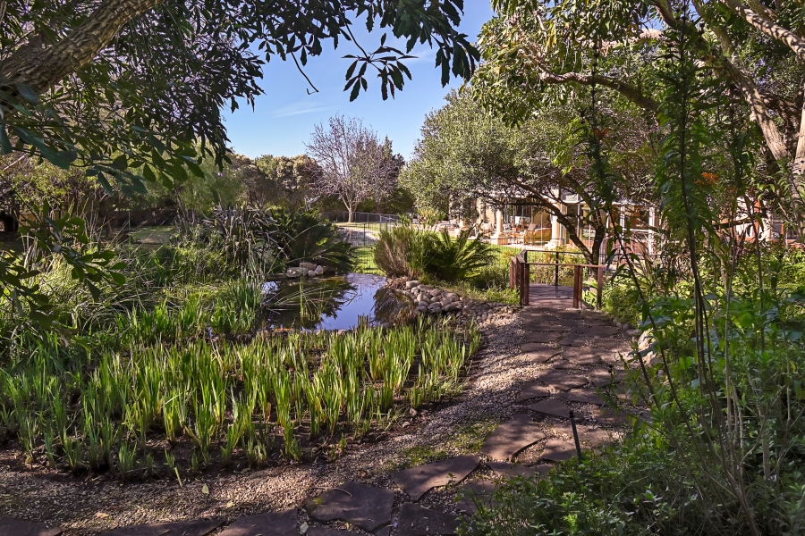 7 Bedroom Property for Sale in Zwaanswyk Western Cape